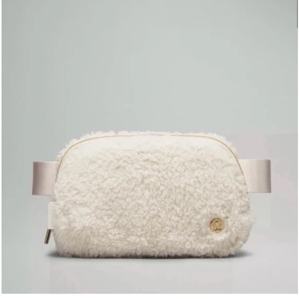 Lululemon fleece belt bag